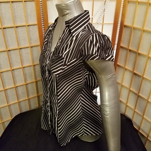 Woman's Top - Picture 2 of 5